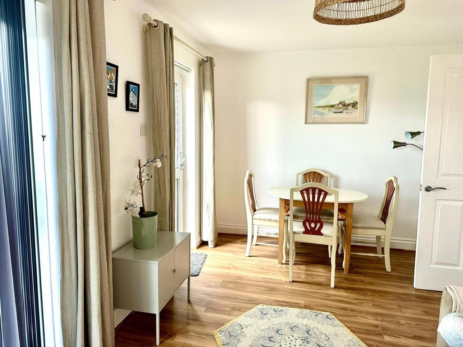 Home From Home Sleeps Seven Hastings Extérieur photo